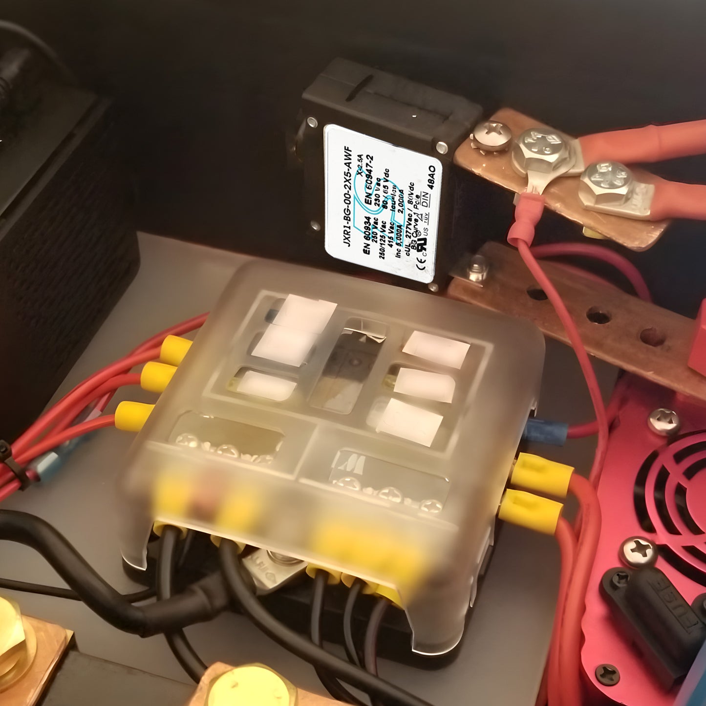 GLOSO J Type Hydraulic Magnetic Single Pole Circuit Breaker AC/DC Manual Reset Flat Rocker J1P