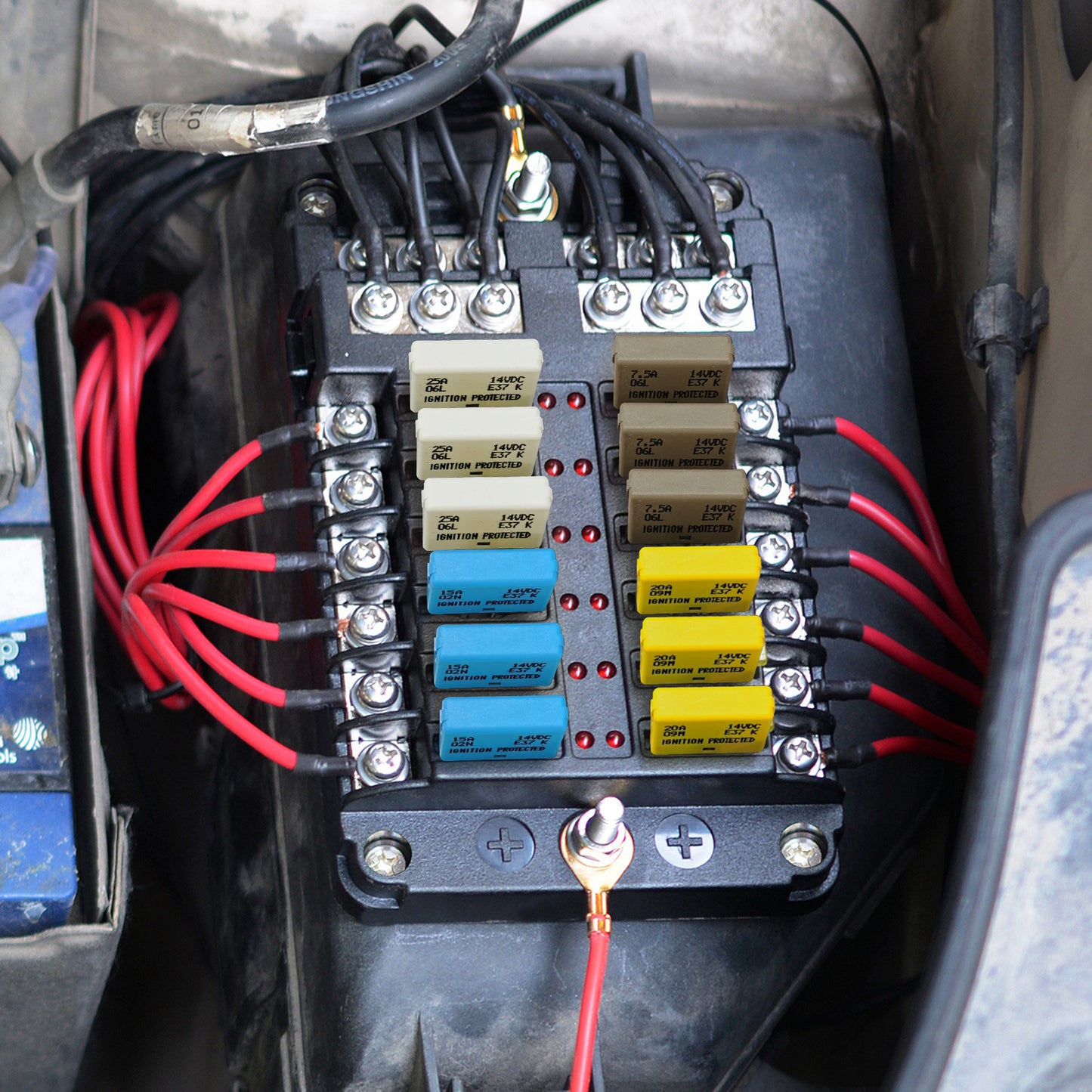 GLOSO E37 Auto (T1) Reset Low Profile ATC/ATO Circuit Breaker (3A-30A)