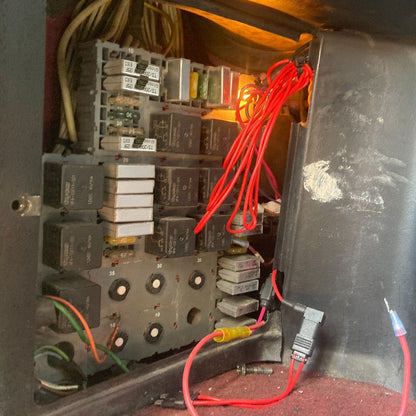 GLOSO E83 Long ATC/ATO Terminal (with dimple) Circuit Breakers, T3 Manual Reset (10A-60A)