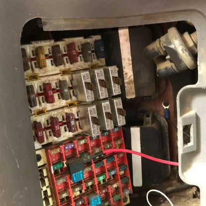 GLOSO E83 Long ATC/ATO Terminal (with dimple) Circuit Breakers, T3 Manual Reset (10A-60A)